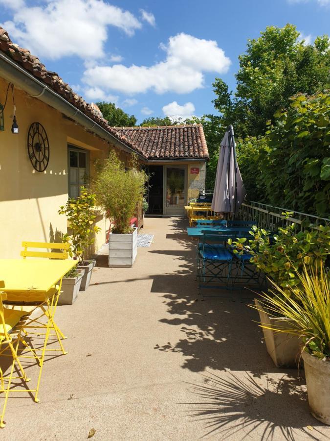 Domaine De Bourgville Monts-sur-Guesnes Exterior photo
