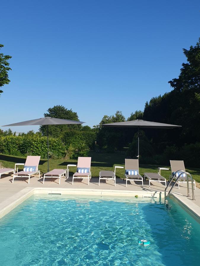 Domaine De Bourgville Monts-sur-Guesnes Exterior photo